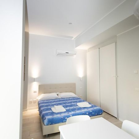 Monviso Modern - Exclusive Apartment Milan Bagian luar foto
